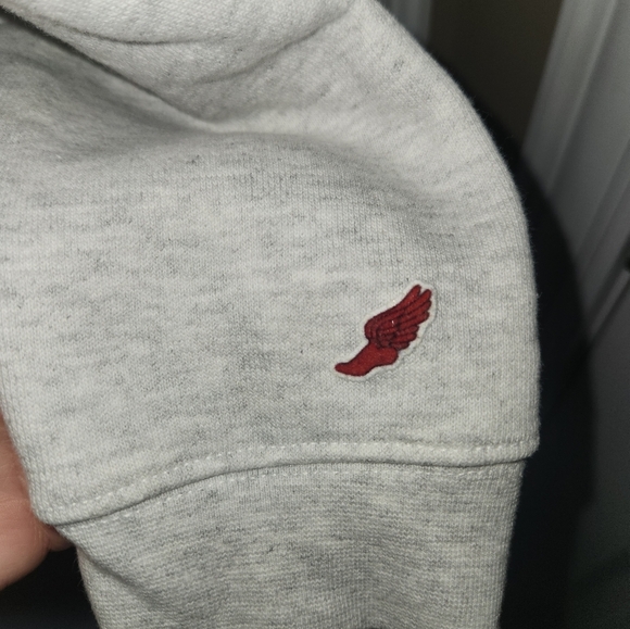 Women's UNC Tar Heels Gray Cropped Hoodie - Picture 3 of 6